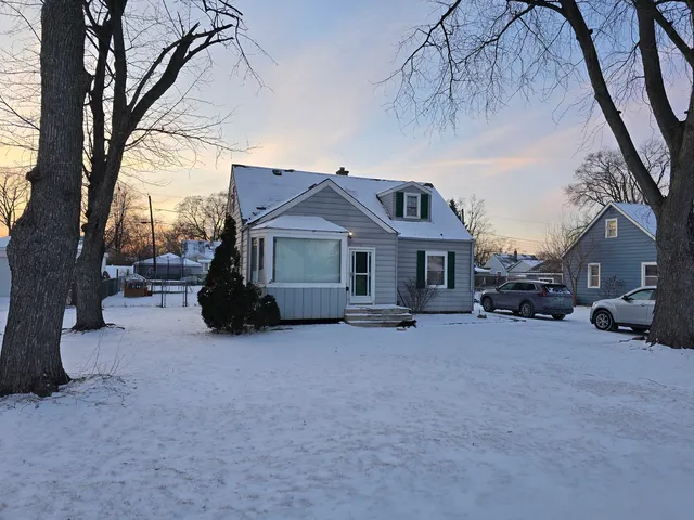 $229,900 | 14348 Kolmar Avenue, Midlothian, IL 60445