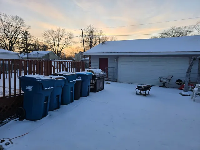 $229,900 | 14348 Kolmar Avenue, Midlothian, IL 60445