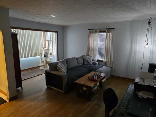 $229,900 | 14348 Kolmar Avenue, Midlothian, IL 60445