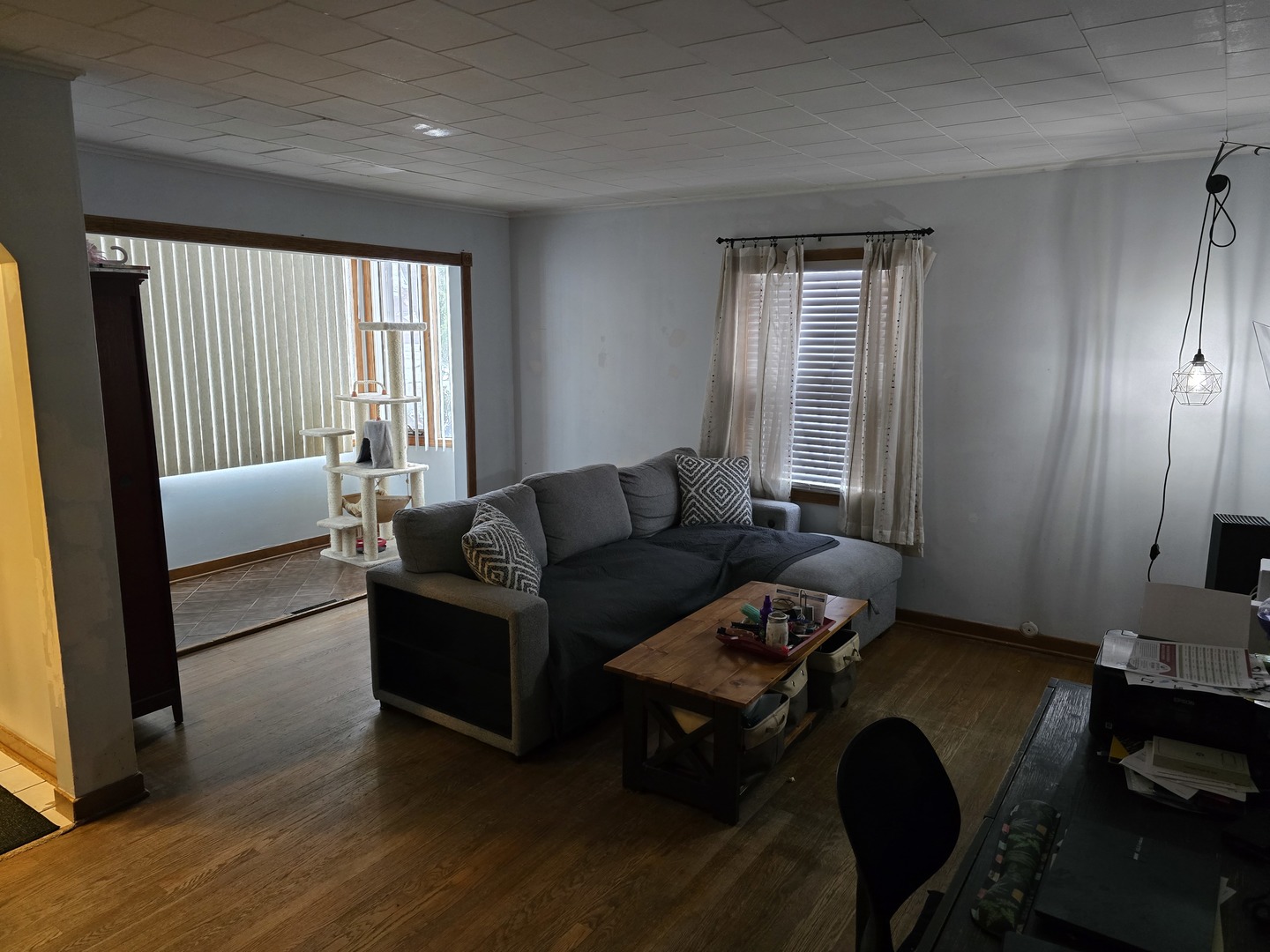 14348 Kolmar Avenue Midlothian, IL 60445 - Photo 3 of 13 a living room with furniture and a window