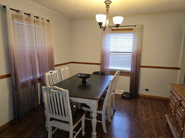 $229,900 | 14348 Kolmar Avenue, Midlothian, IL 60445