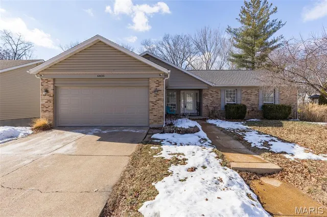 $350,000 | 6835 Bear Creek Drive, St. Louis, MO 63129
