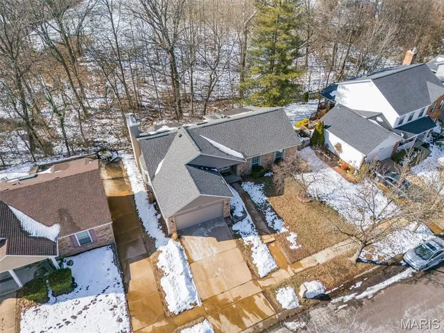$350,000 | 6835 Bear Creek Drive, St. Louis, MO 63129