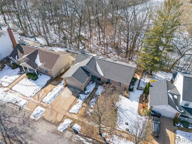 $350,000 | 6835 Bear Creek Drive, St. Louis, MO 63129