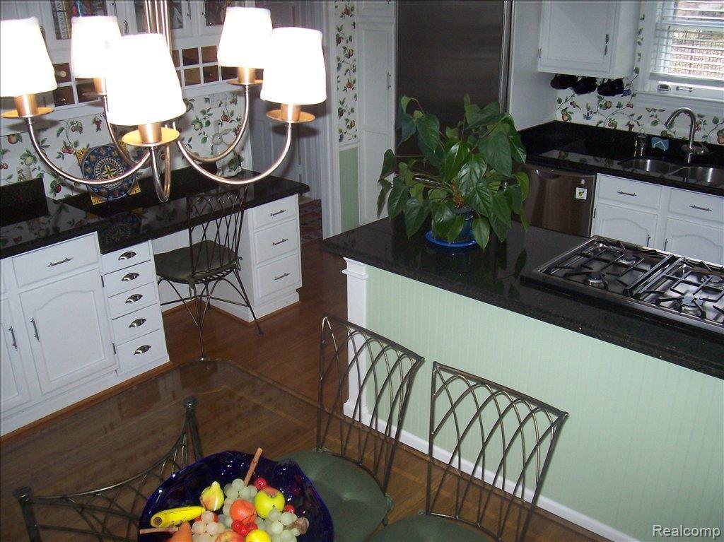794 Pemberton Road Grosse Pointe, MI 48230 - Photo 10 of 18 kitchen