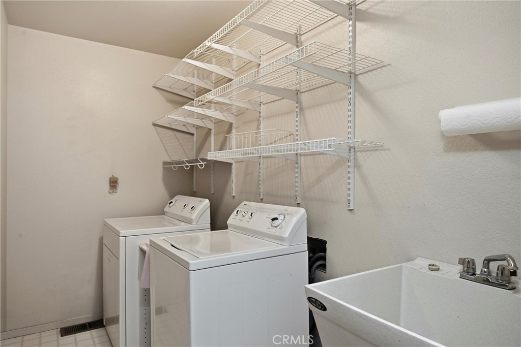 16261 Conestoga Road Hidden Valley Lake, CA 95467 - Photo 31 of 64 Utility room with sink