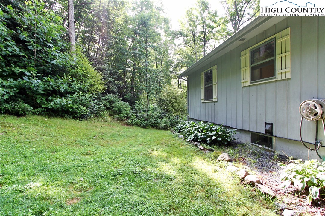 416 Rainbow Mountain Road Boone, NC 28607 - Photo 4 of 27