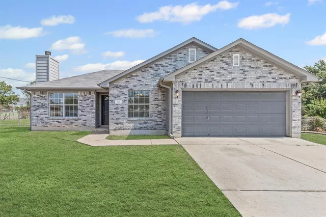 $1,800 | 207 Panther Path, Liberty Hill, TX 78642