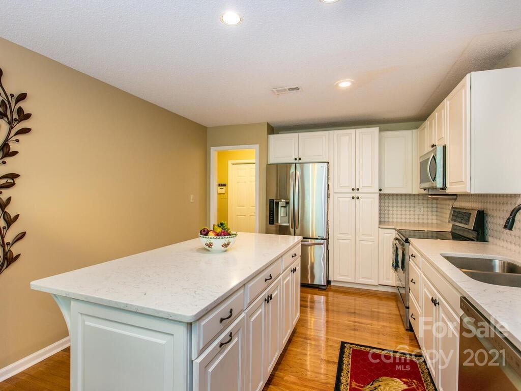 82 Lovers Loop Road, Unit 2 Asheville, NC 28803 - Photo 11 of 33 Gallery Image 11