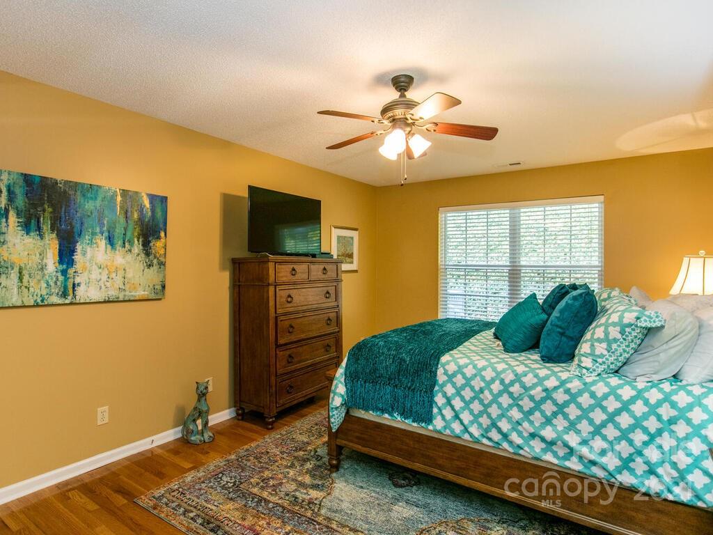 82 Lovers Loop Road, Unit 2 Asheville, NC 28803 - Photo 22 of 33 Gallery Image 22