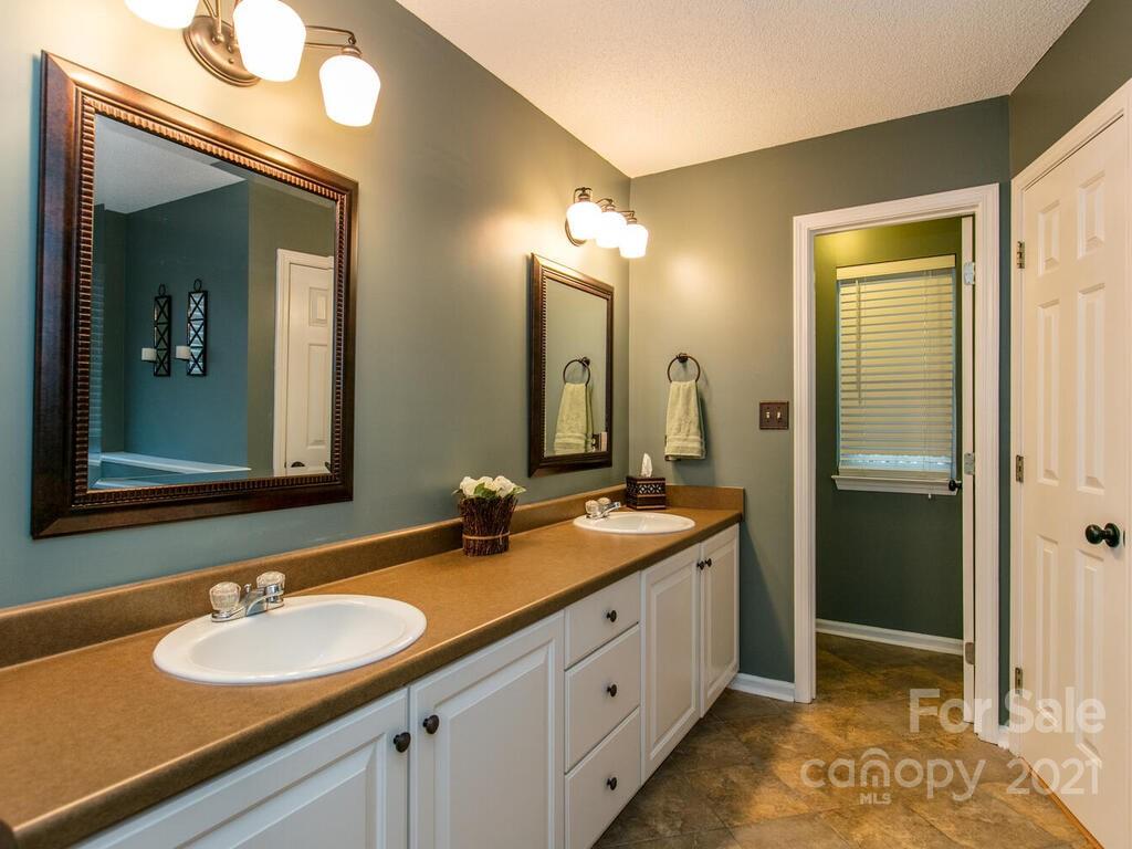 82 Lovers Loop Road, Unit 2 Asheville, NC 28803 - Photo 24 of 33 Gallery Image 24