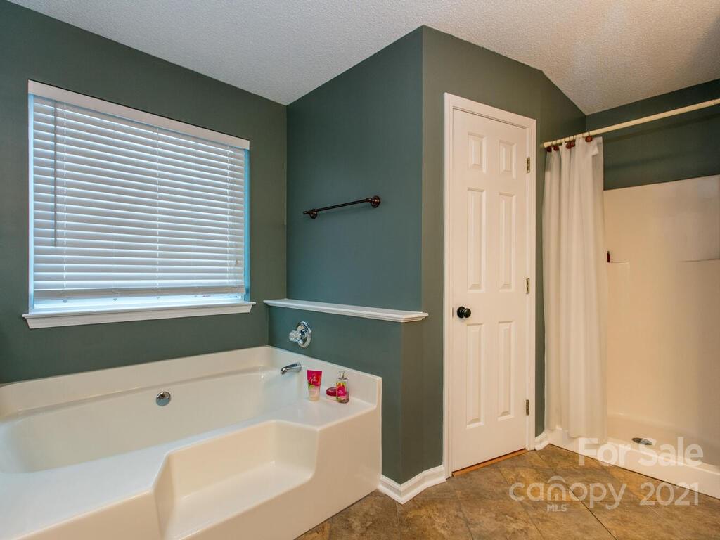 82 Lovers Loop Road, Unit 2 Asheville, NC 28803 - Photo 25 of 33 Gallery Image 25