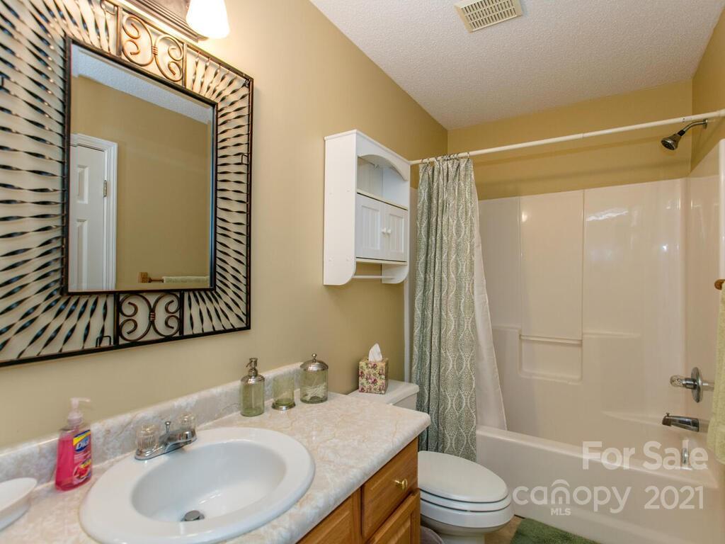 82 Lovers Loop Road, Unit 2 Asheville, NC 28803 - Photo 28 of 33 Gallery Image 28