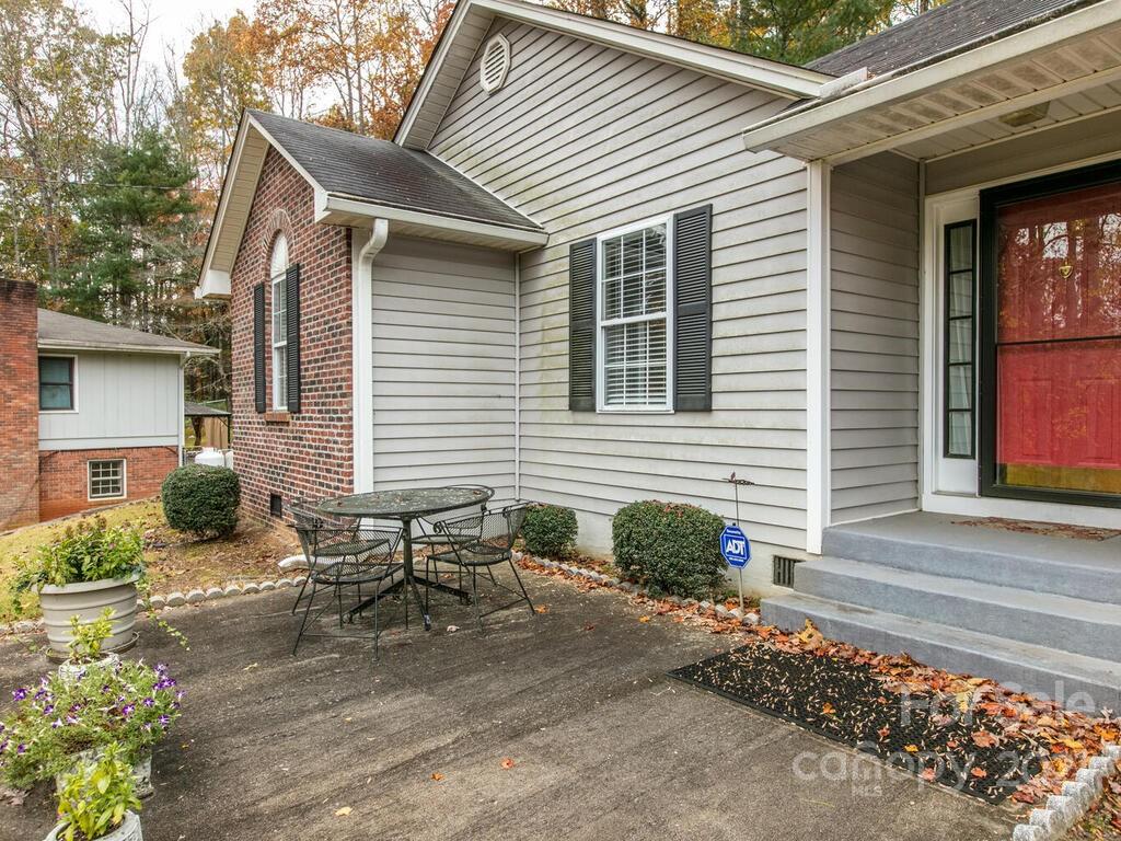 82 Lovers Loop Road, Unit 2 Asheville, NC 28803 - Photo 4 of 33 Gallery Image 4