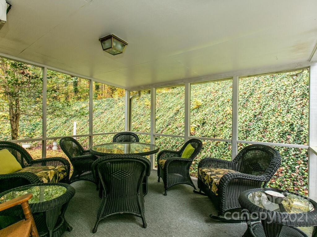 82 Lovers Loop Road, Unit 2 Asheville, NC 28803 - Photo 31 of 33 Gallery Image 31