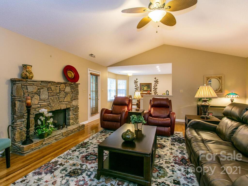 82 Lovers Loop Road, Unit 2 Asheville, NC 28803 - Photo 7 of 33 Gallery Image 7