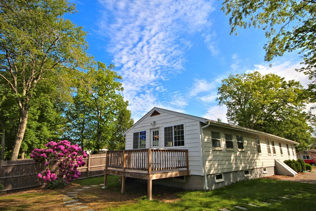 15 Ell Road Holbrook, MA 02343 - Photo 1 of 14