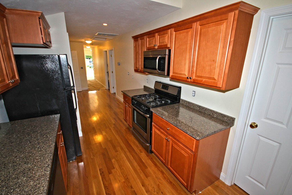 15 Ell Road Holbrook, MA 02343 - Photo 6 of 14