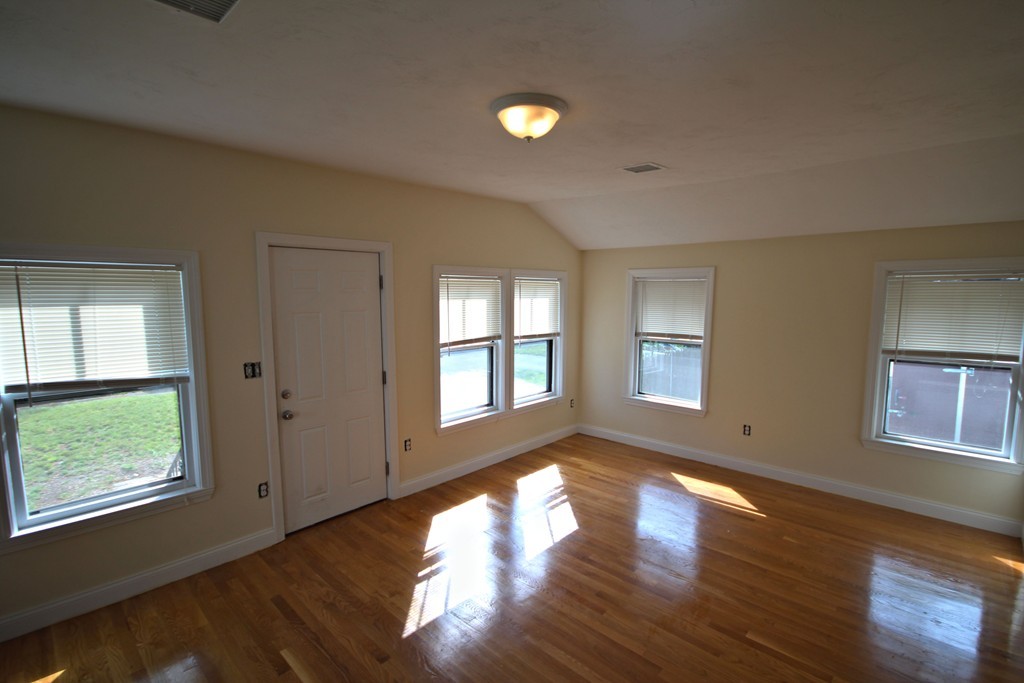 15 Ell Road Holbrook, MA 02343 - Photo 7 of 14