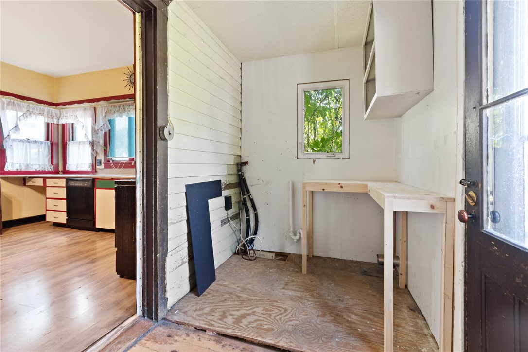 4035 Ridge Road Williamson, NY 14589 - Photo 22 of 48