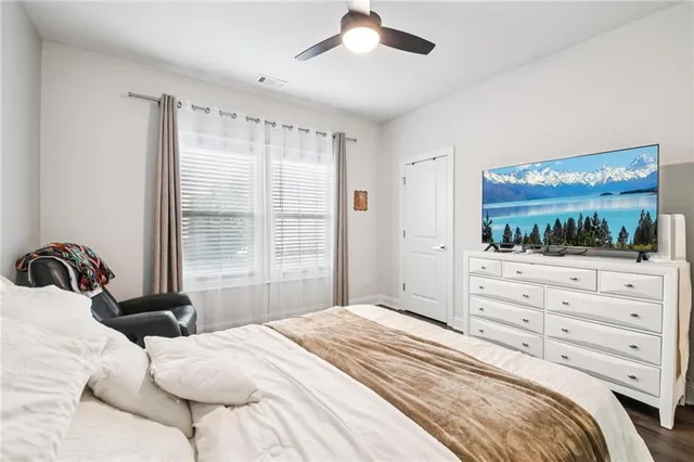 a view of a entrance gate of the house