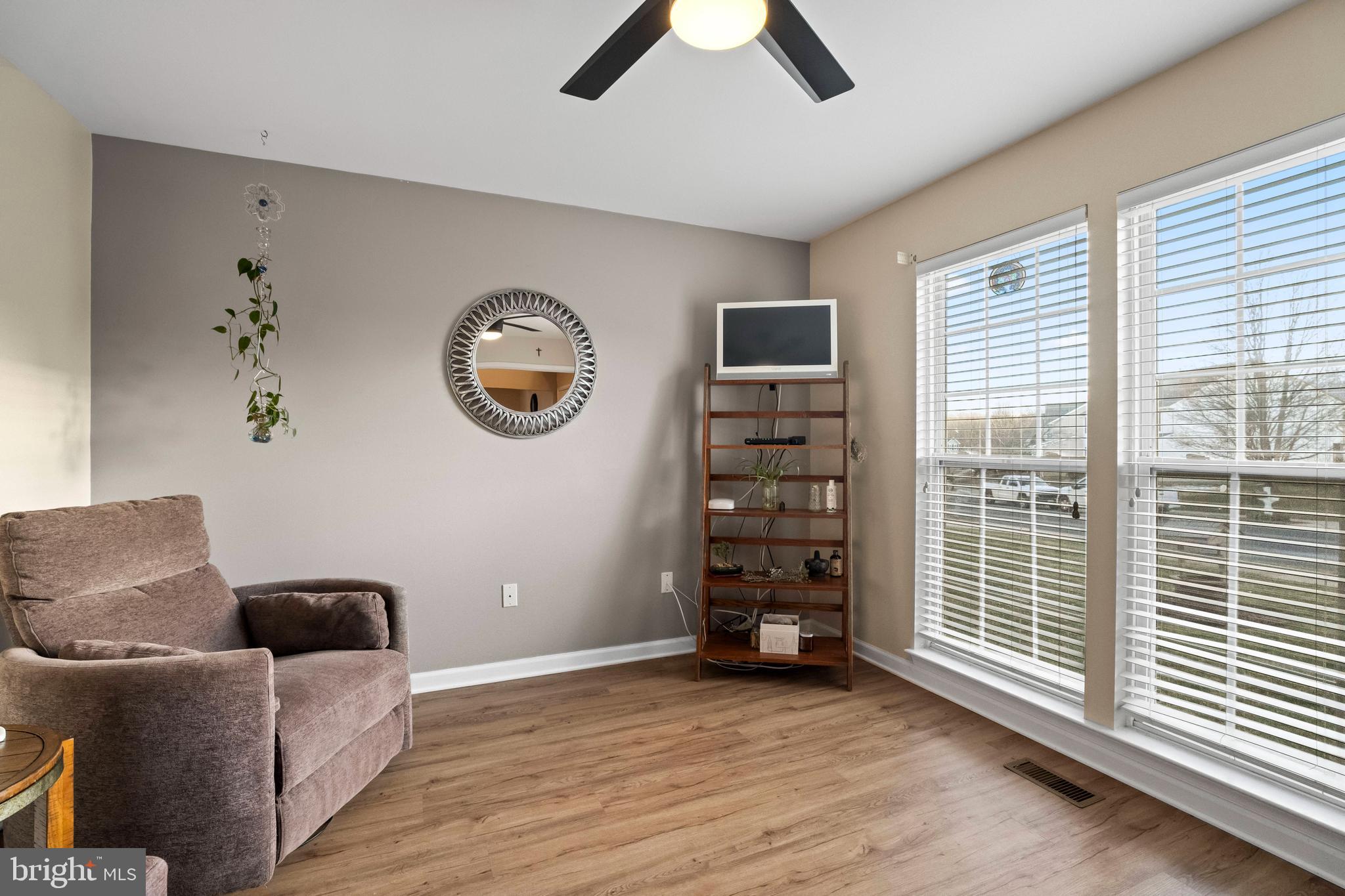 424 Spry Island Road Joppa, MD 21085 - Photo 3 of 30 Front Office/Sitting Area