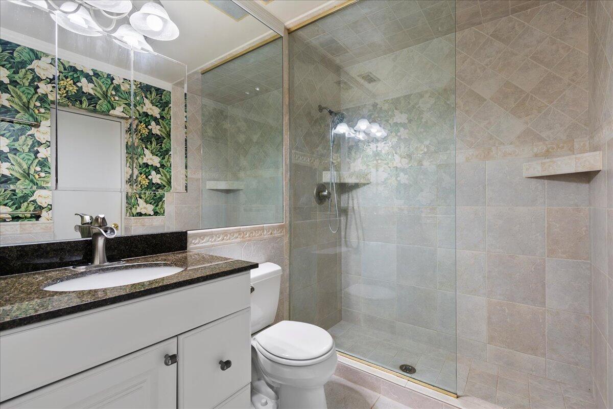 441 Davis Road Palm Springs, FL 33461 - Photo 14 of 29 Primary Bath