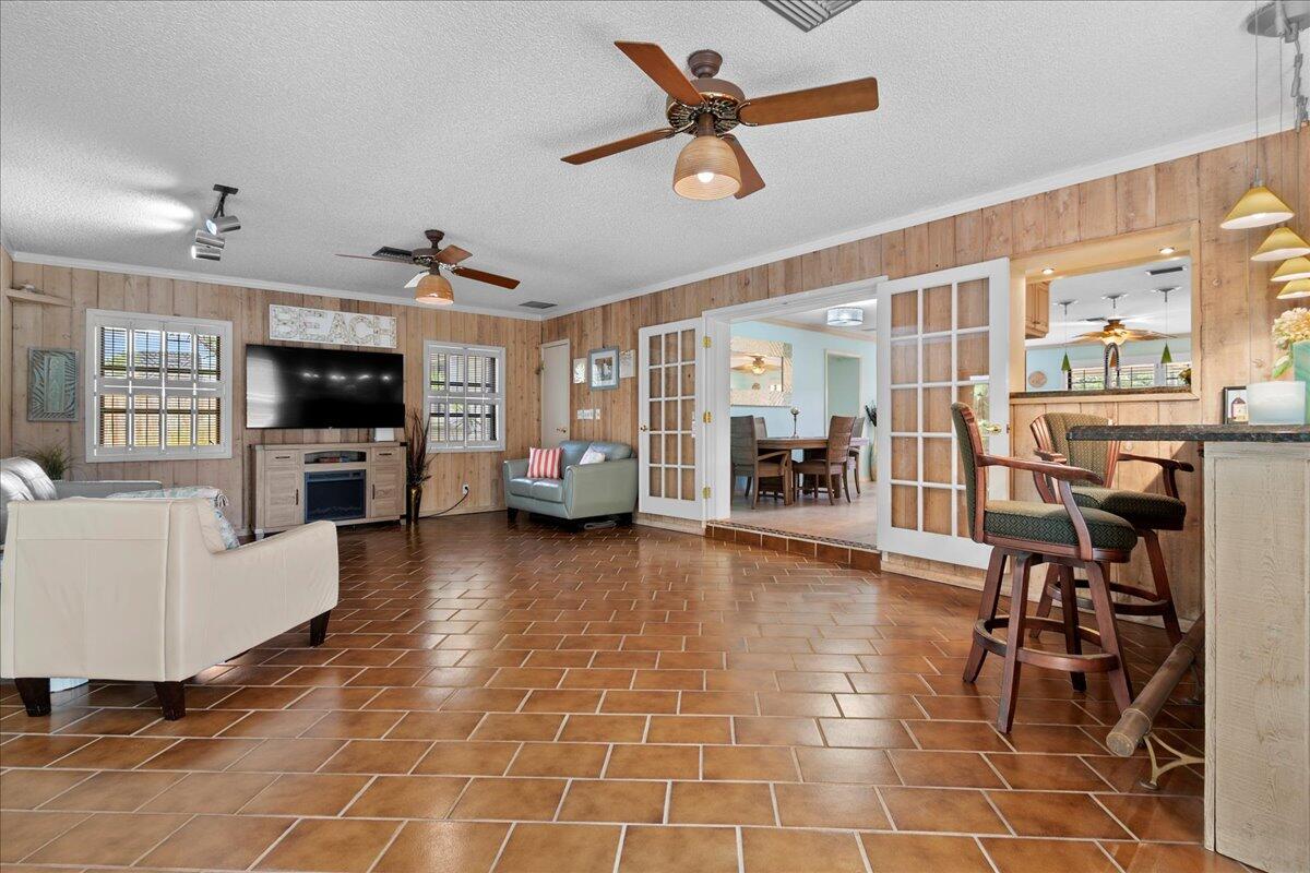 441 Davis Road Palm Springs, FL 33461 - Photo 9 of 29 Family Room