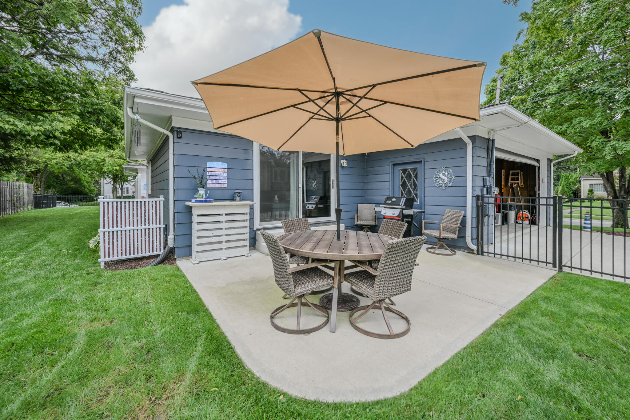 104 Berkley Road Springfield, OH 45504 - Photo 40 of 47 Side Patio