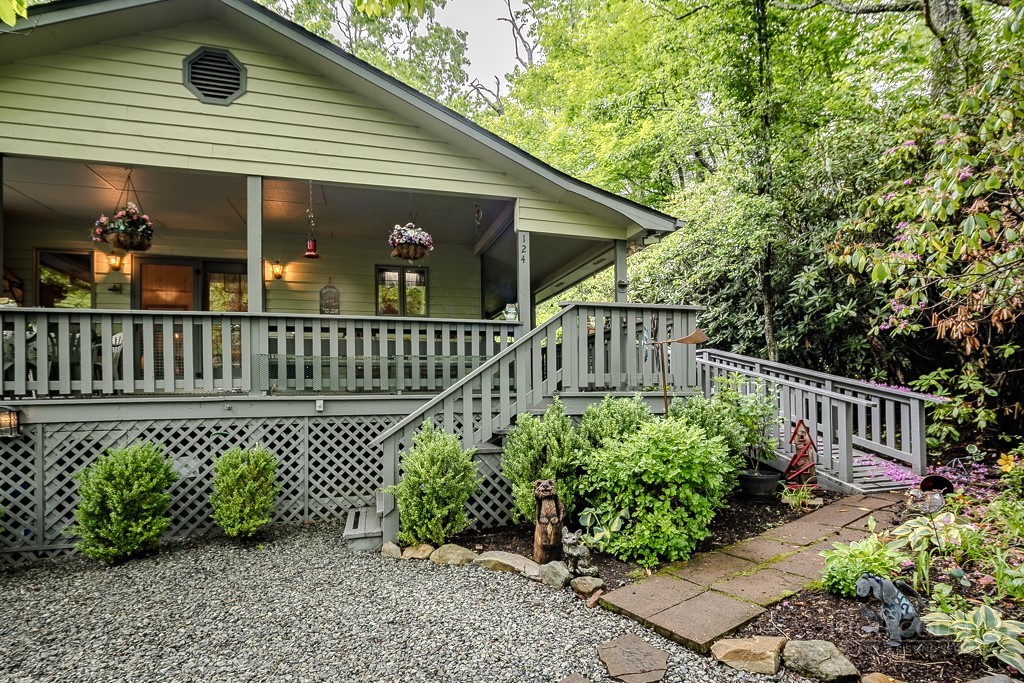 124 Laurel Brook Road Newland, NC 28657 - Photo 2 of 49