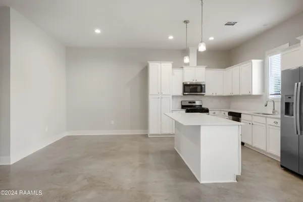 $230,000 | 211 Silver Star Court, Youngsville, LA 70592