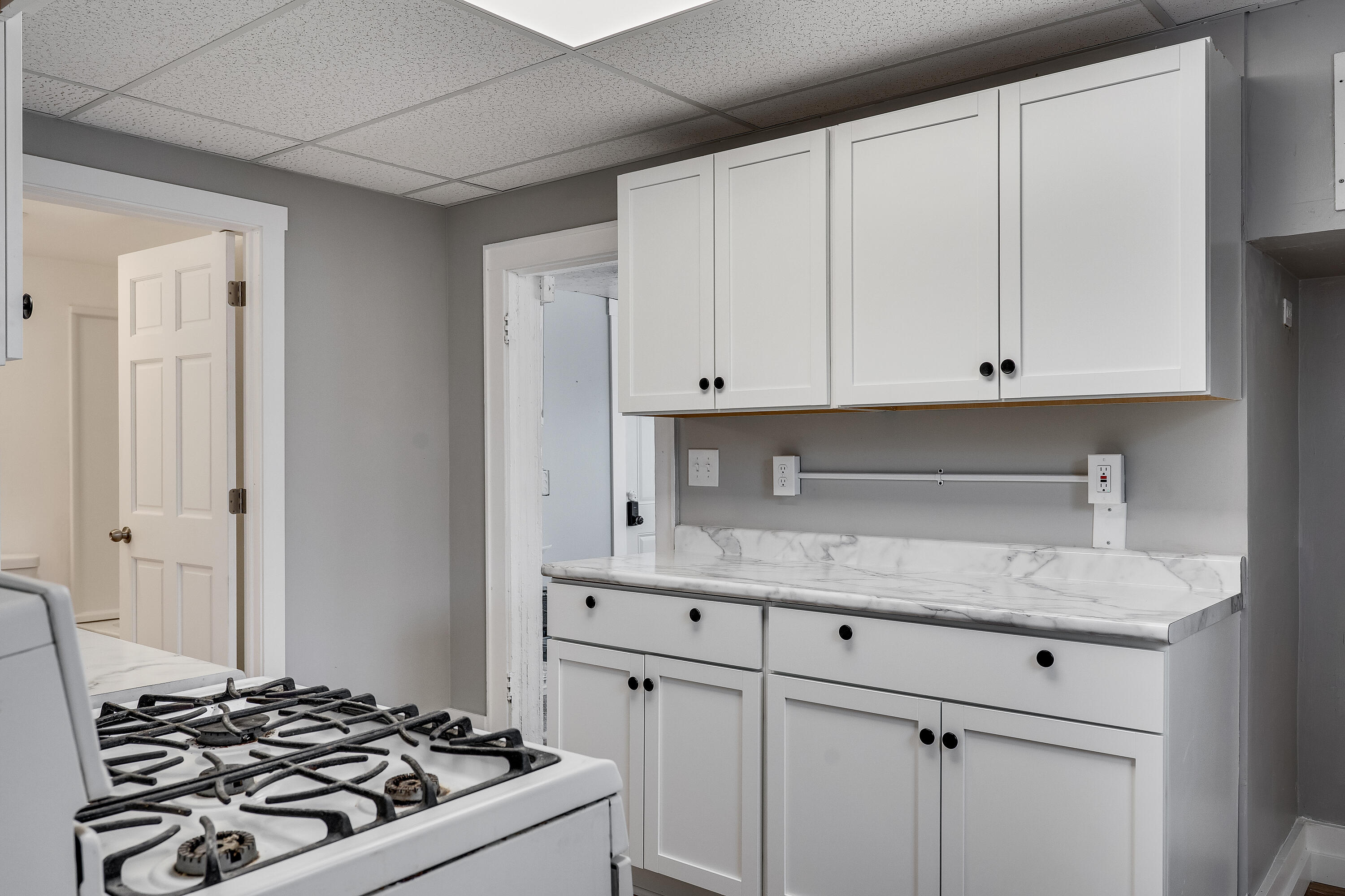 525 Kane Street La Crosse, WI 54603 - Photo 16 of 32 Kitchen