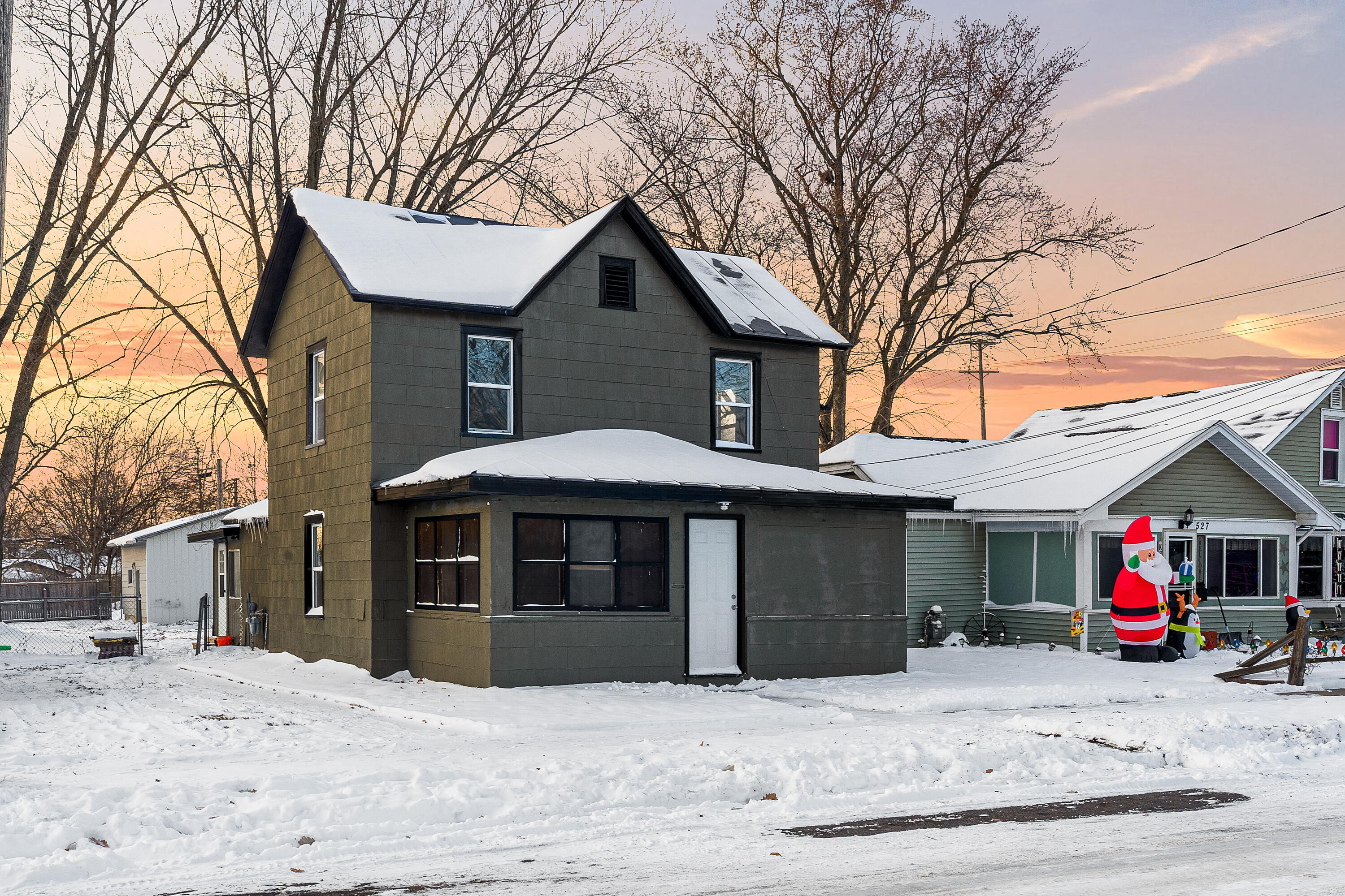 525 Kane Street La Crosse, WI 54603 - Photo 2 of 32 Front & Side of House