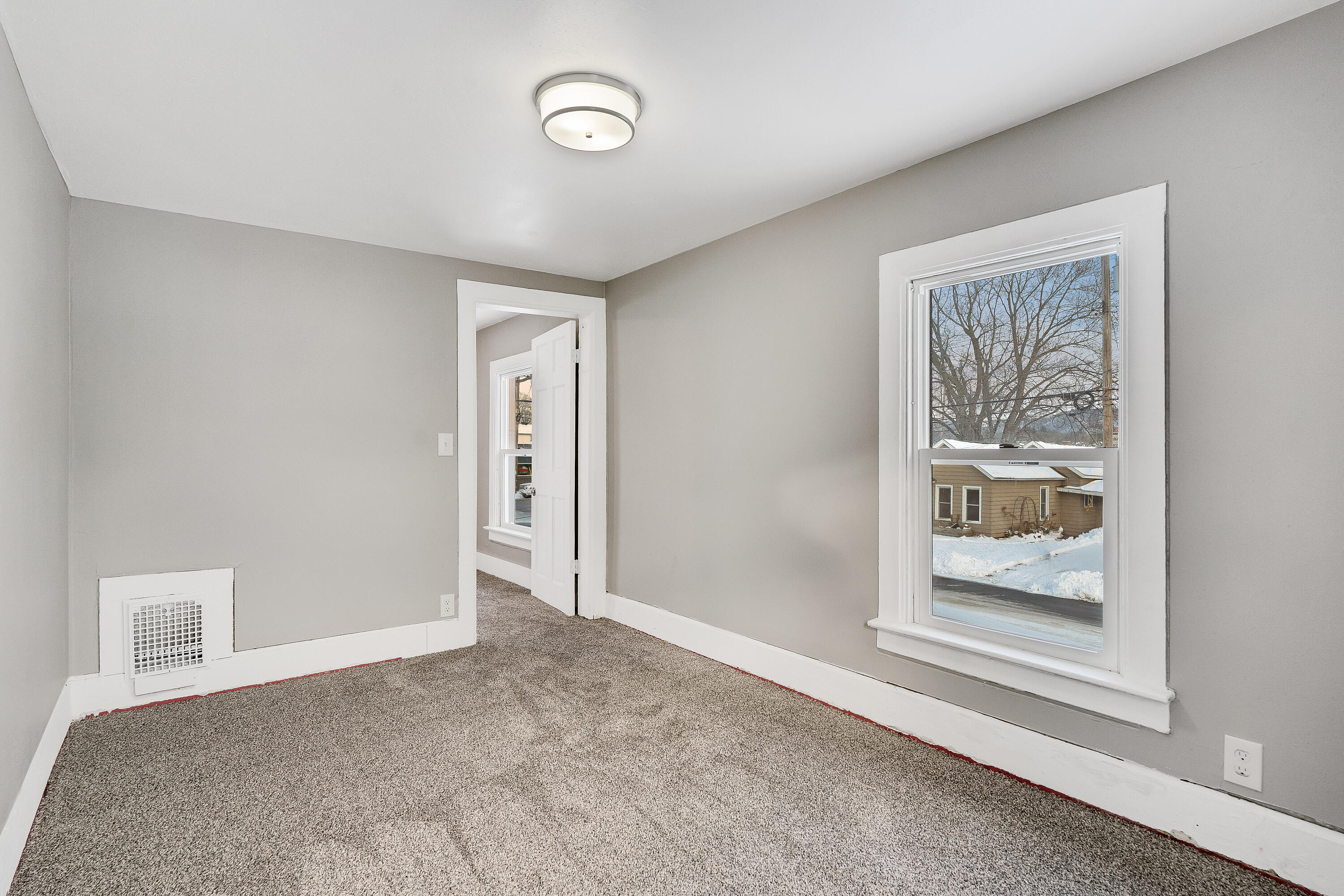 525 Kane Street La Crosse, WI 54603 - Photo 21 of 32 Bedroom 2