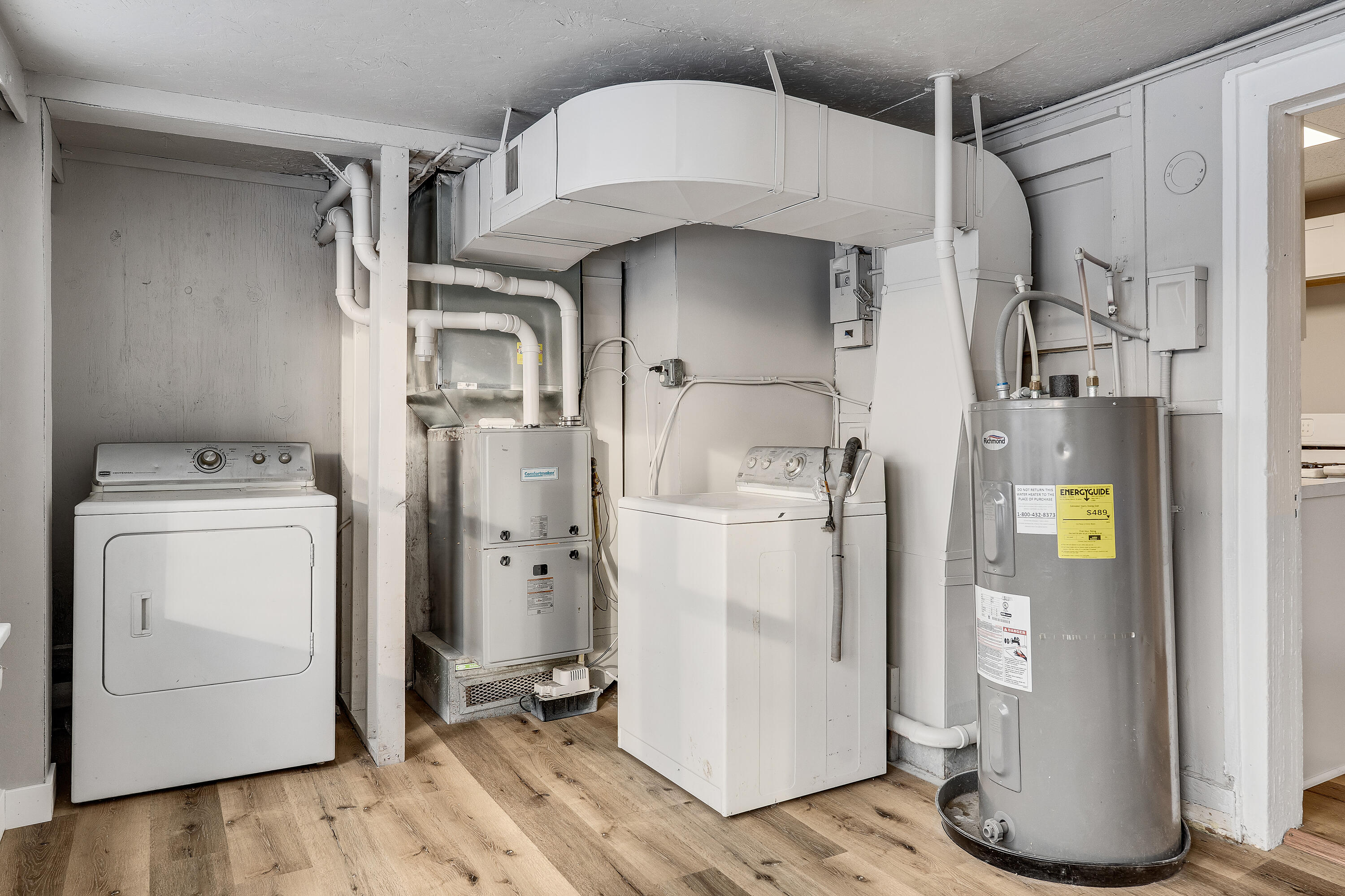 525 Kane Street La Crosse, WI 54603 - Photo 24 of 32 Laundry