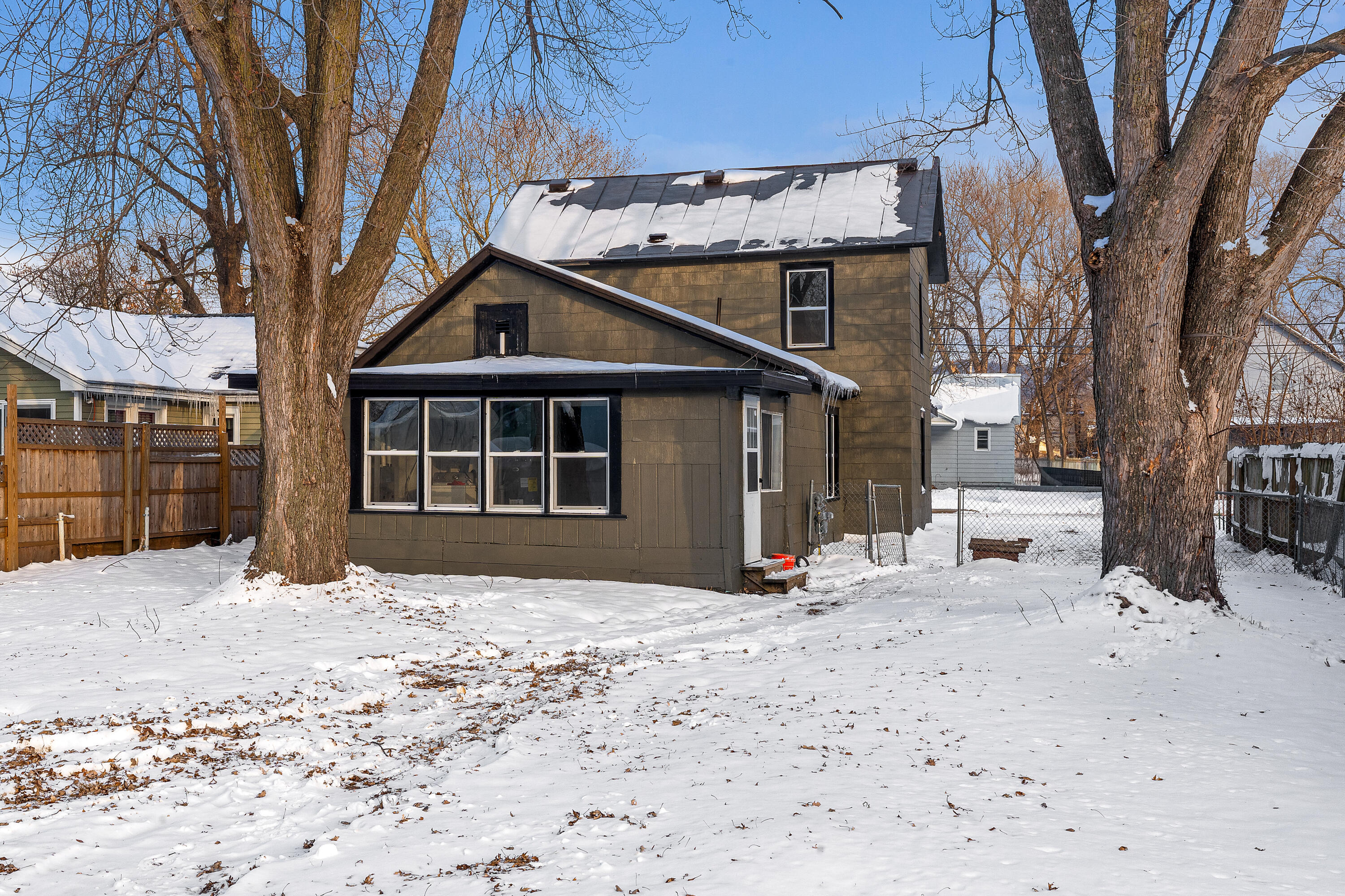 525 Kane Street La Crosse, WI 54603 - Photo 27 of 32 Back of House