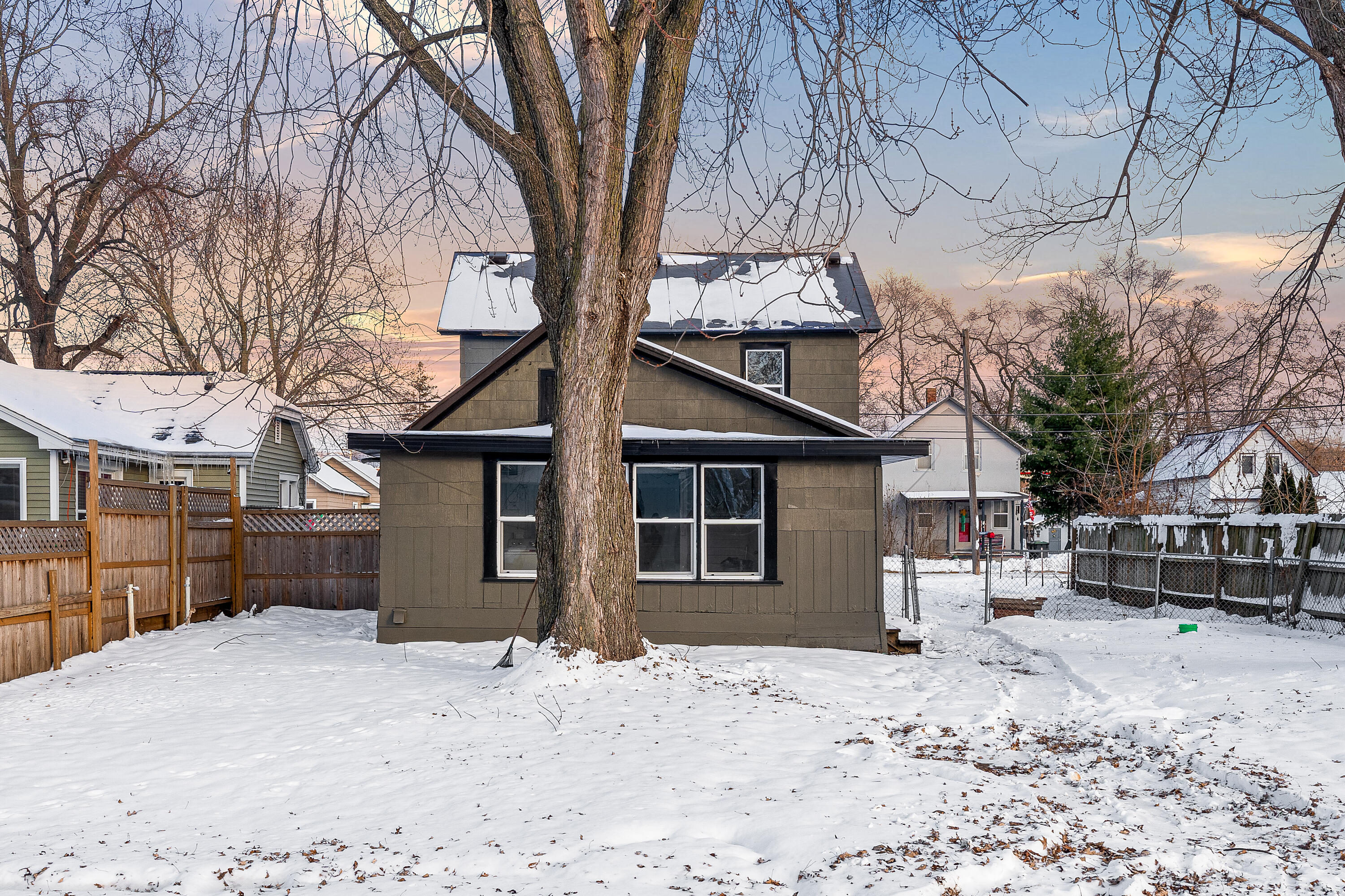 525 Kane Street La Crosse, WI 54603 - Photo 28 of 32 Back of House