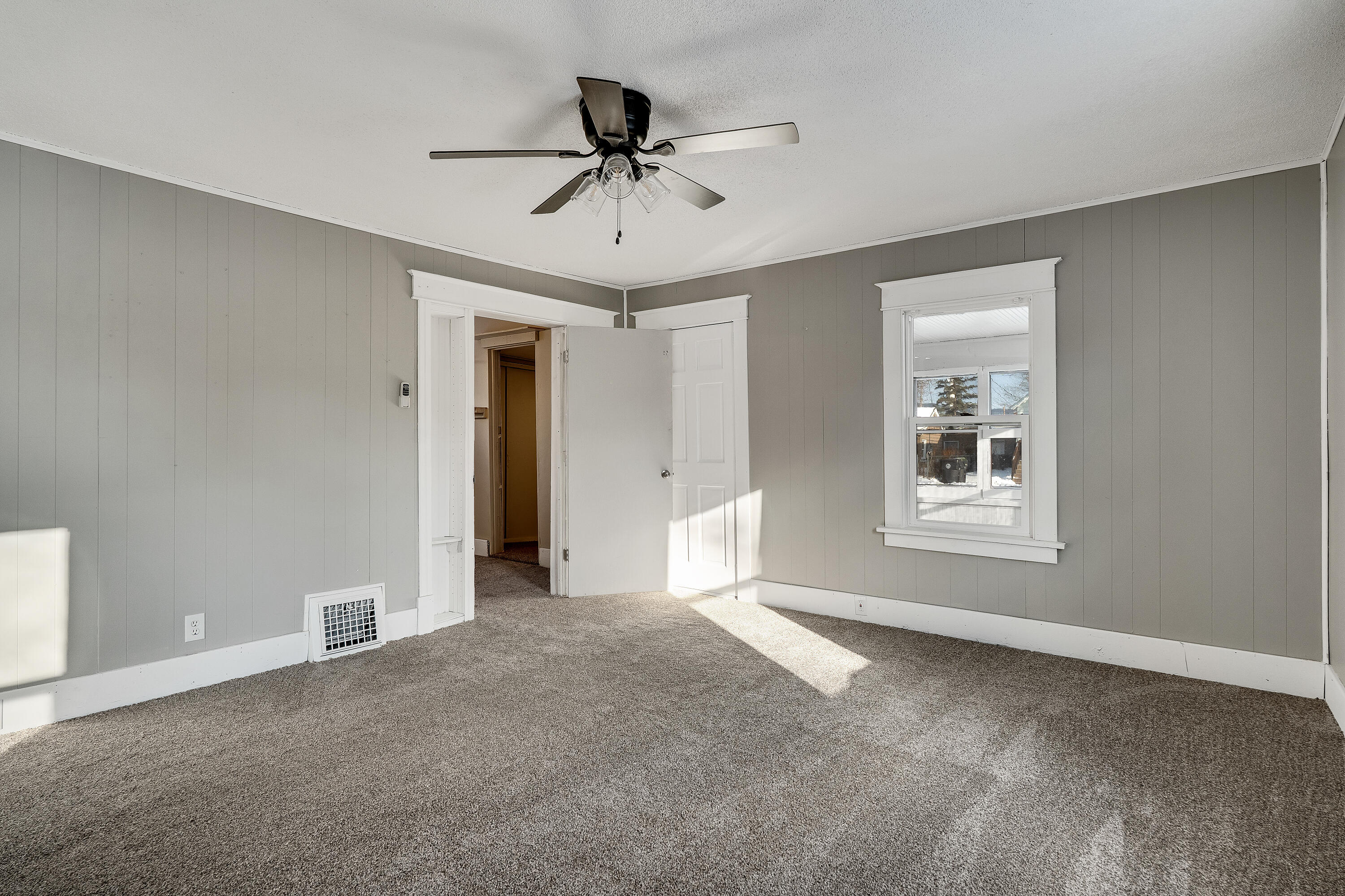 525 Kane Street La Crosse, WI 54603 - Photo 7 of 32 LIving Room