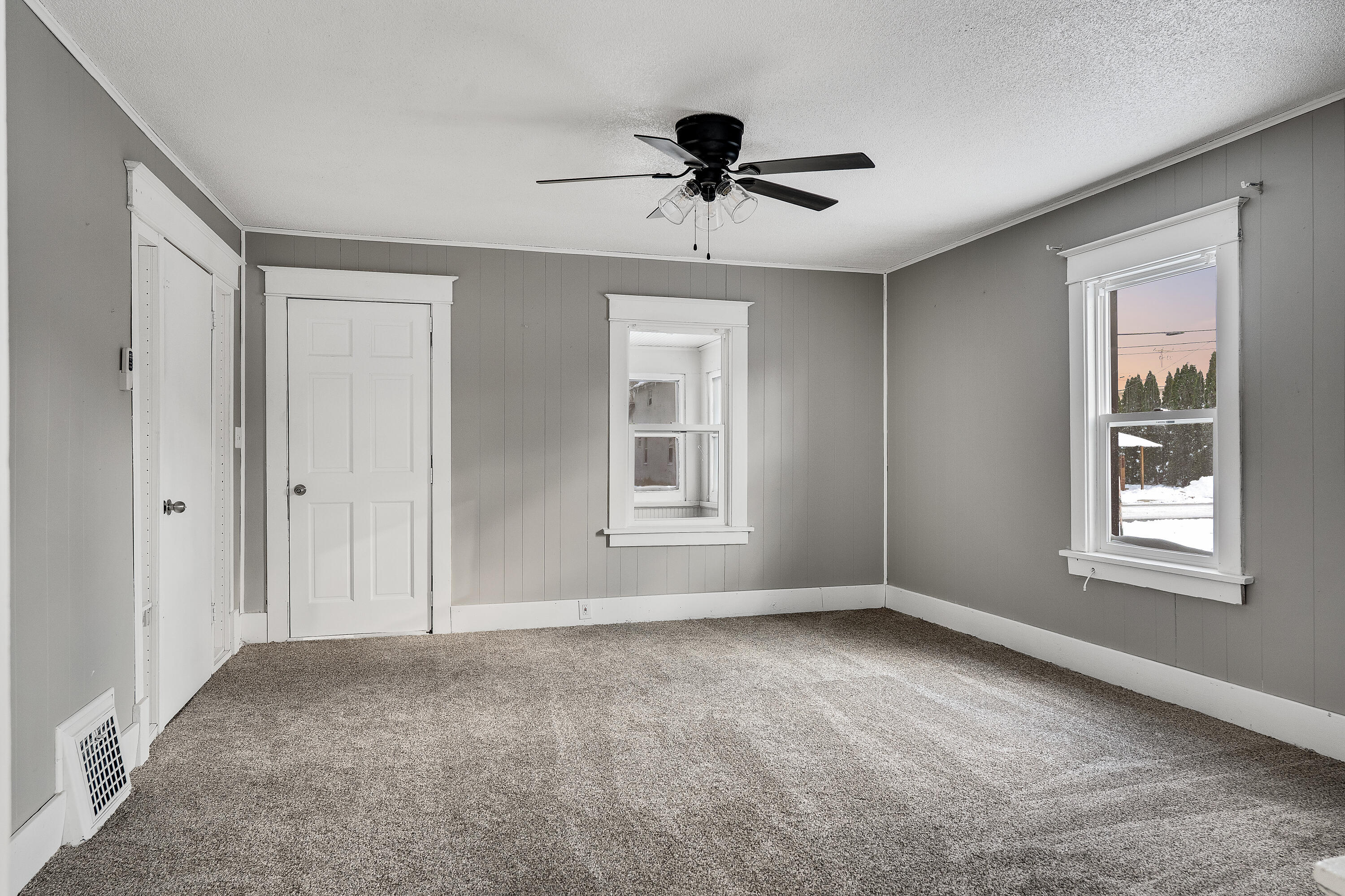 525 Kane Street La Crosse, WI 54603 - Photo 8 of 32 LIving Room