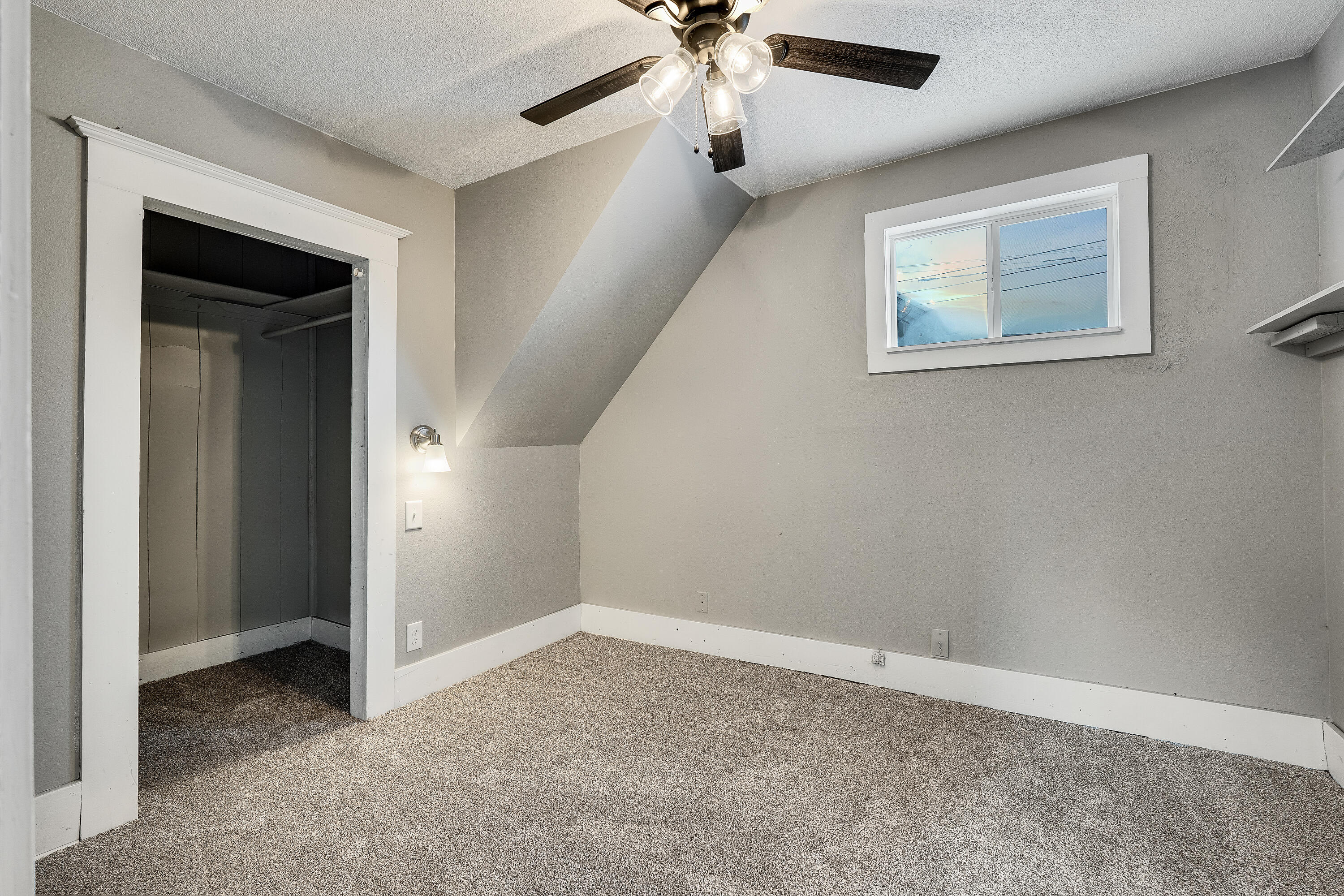 525 Kane Street La Crosse, WI 54603 - Photo 9 of 32 Main Floor Primary Bedroom