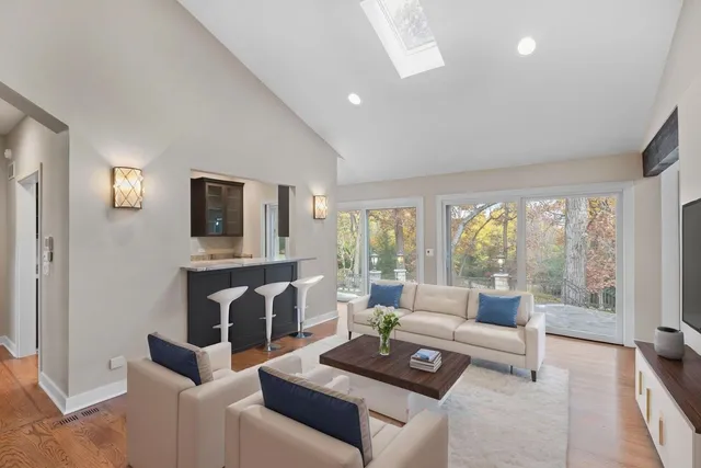 $1,795,000 | 12 Rock Ridge Lane, Barrington Hills, IL 60010