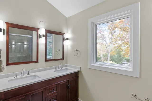 $1,795,000 | 12 Rock Ridge Lane, Barrington Hills, IL 60010