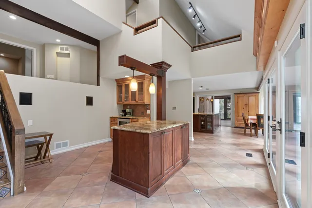 $1,795,000 | 12 Rock Ridge Lane, Barrington Hills, IL 60010