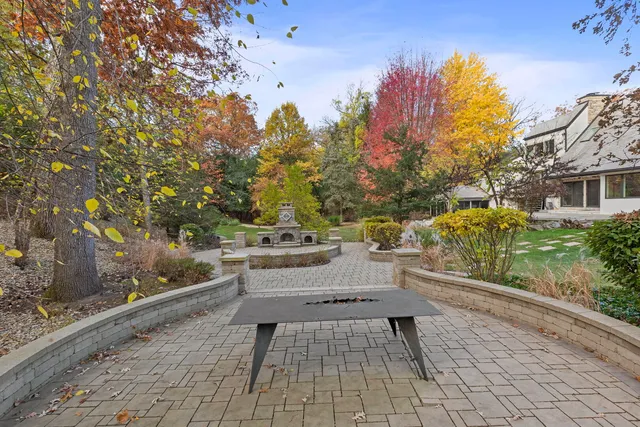 $1,795,000 | 12 Rock Ridge Lane, Barrington Hills, IL 60010