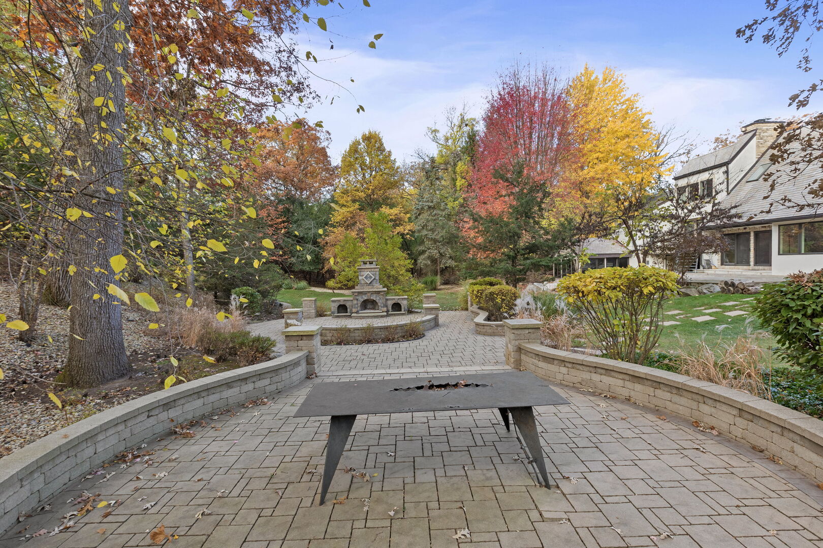 12 Rock Ridge Lane Barrington Hills, IL 60010 - Photo 38 of 52 a view of a yard with plants and trees