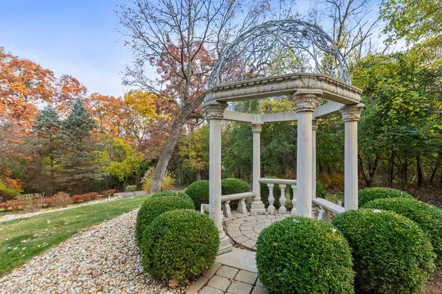 $1,795,000 | 12 Rock Ridge Lane, Barrington Hills, IL 60010