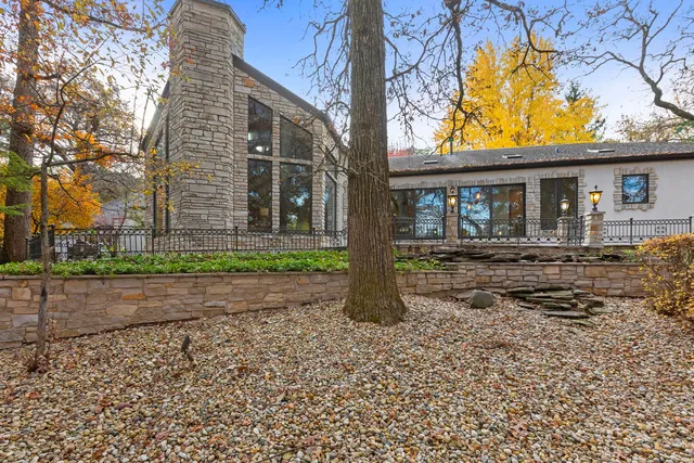 $1,795,000 | 12 Rock Ridge Lane, Barrington Hills, IL 60010