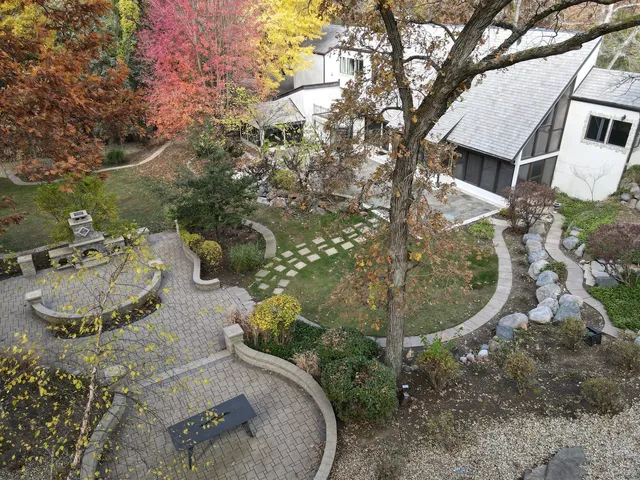 $1,795,000 | 12 Rock Ridge Lane, Barrington Hills, IL 60010