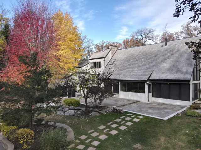 $1,795,000 | 12 Rock Ridge Lane, Barrington Hills, IL 60010