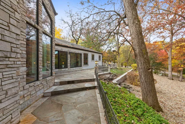 $1,795,000 | 12 Rock Ridge Lane, Barrington Hills, IL 60010